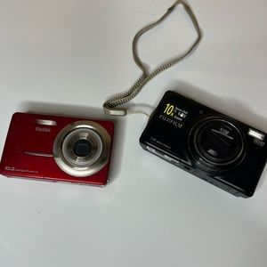 2 Digital Cameras Kodak & Fujifilm